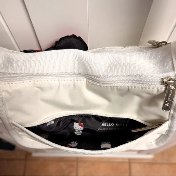 LeSportsac Hello Kitty bag - Picture 4 of 4